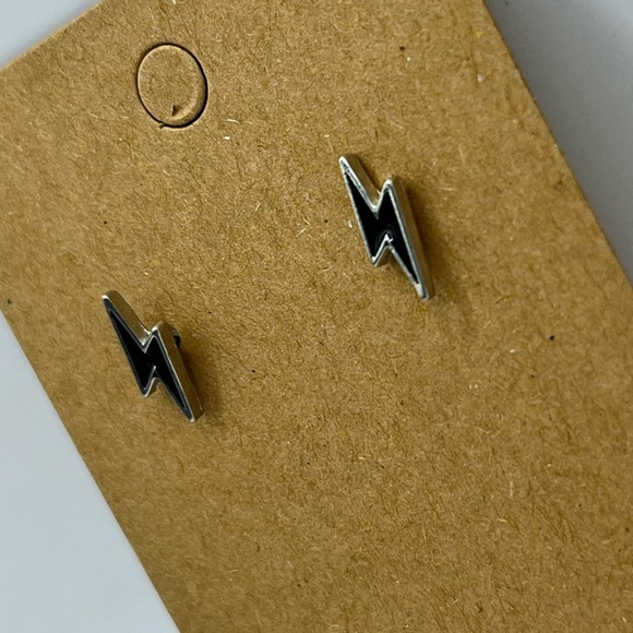 Black and silver shaped stud earrings - Picture 6 of 6
